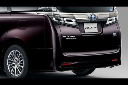 HYBRID Executive Lounge_リヤバンパー+LEDシーケンシャルターンランプ(リヤ)